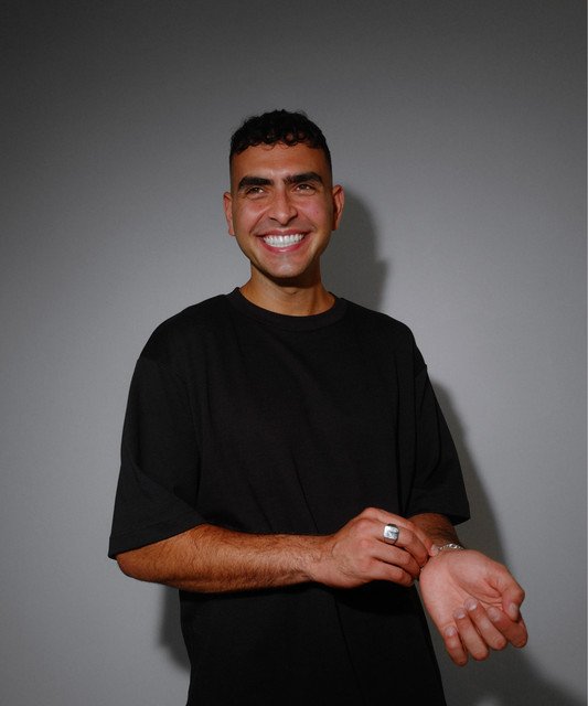 Press Photo of Sammy Virji